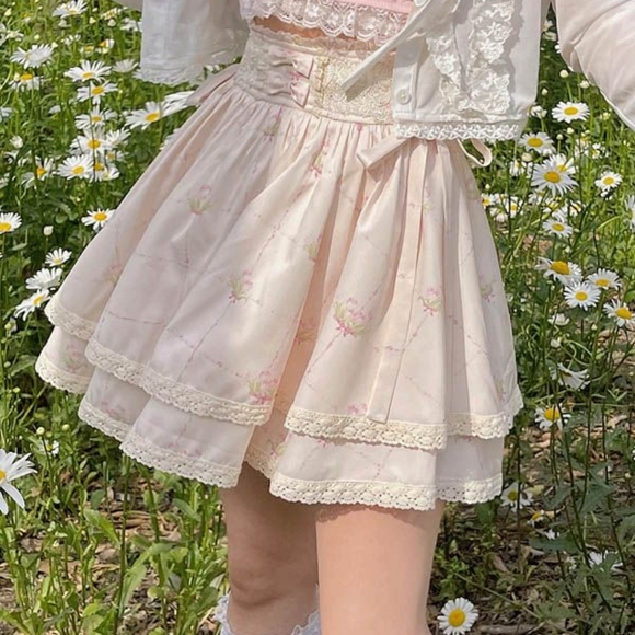 🌸 Floral Layered Skirt 🌸 - Picture 1 of 7